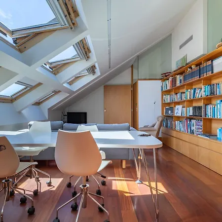 A Casa Rosa- ático En El Centro De Vigo